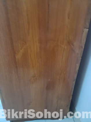 ৬ ফুট × ৩.৫ ফুট সাইজের ব্যবহৃত সেগুন কাঠের ডাবল ডোর আলমারী